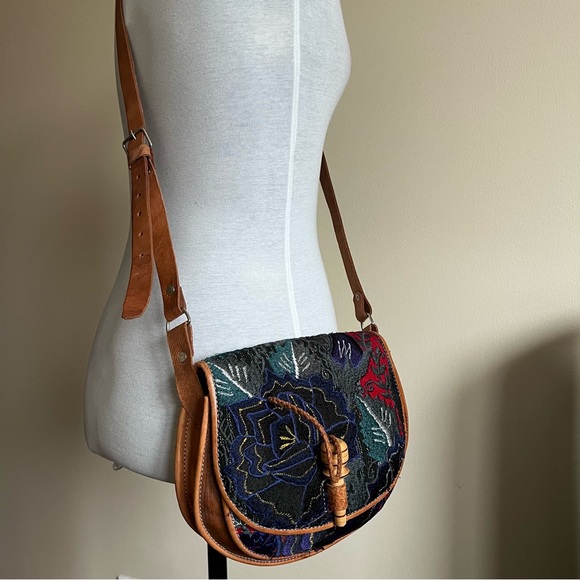 vintage embroidered leather crossbody bag - Picture 15 of 16
